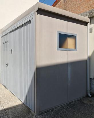 STRUTTURA PREFABBRICATA ADDOSSATA CON PORTONE BASC