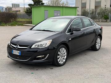 Opel Astra Notchback 1.6 CDTi