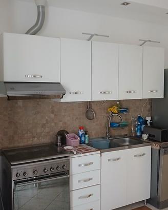 Mobili per cucina. Cucina a gas Smeg forno elettr.