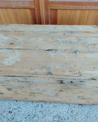 antico baule in legno