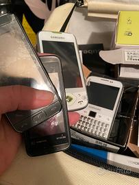 Lotto vari cellulari per anziani nuovi