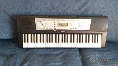 tastiera elettronica digitale Yamaha YPT-200