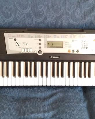 tastiera elettronica digitale Yamaha YPT-200