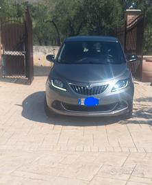 Lancia Ypsilon 1.0 FireFly 5 porte S&S Hybrid Silv
