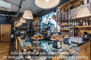 Attività / Licenza di 250 m² con 3 locali a Oleggi
