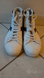 Scarpa sportiva da uomo. Marca Diadora 