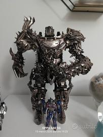 Transformers Scorn oversize 