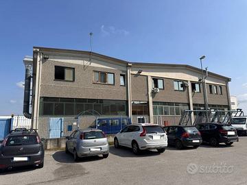 Immobile di 2308 m² con più di 5 locali a Caramagn