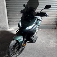 Xadv 750