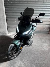 Xadv 750