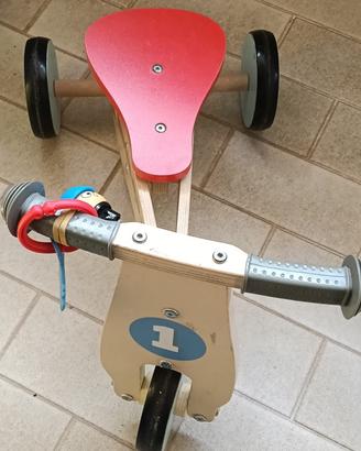 Triciclo in legno