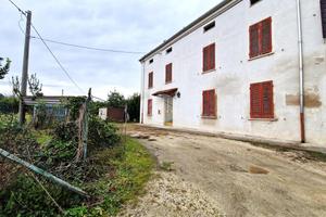 CASA SEMINDIPENDENTE A BAGNOLO SAN VITO