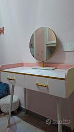 tavolo da trucco 