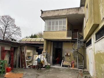 indipendente Rustico da ristrutturare con giardino