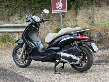Piaggio beverly 500 cruiser (2007).  25000km