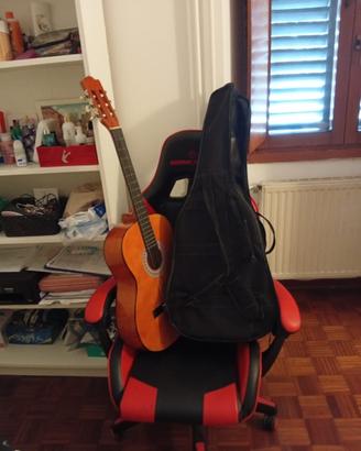 Chitarra con la sua costudia