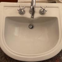 Lavabo ideal standard con rubinetto