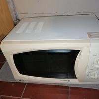 Forno a microonde L.G. 