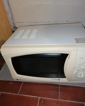 Forno a microonde L.G. 