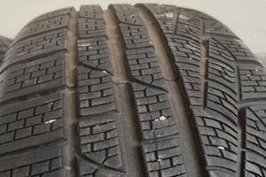 295/30r19-235/35r19
