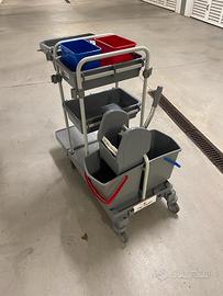 Carrello pulizie