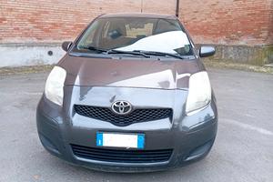 Toyota Yaris 1.0 benzina 5 porte