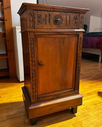 Comodino legno massello intagliato vintage