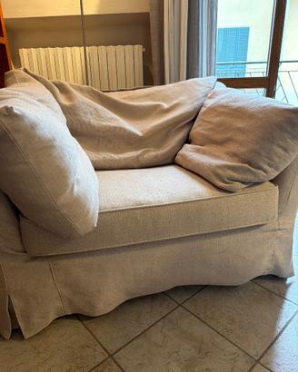 Poltrona con cuscini in piuma d’oca. Super comoda.