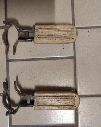 vecchi poggia piedi per bambino 