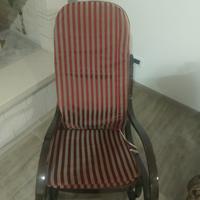 Sedia a dondolo in legno