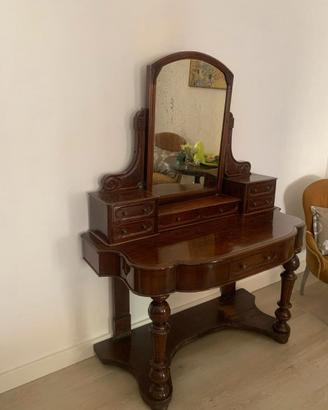 specchiera stile Liberty