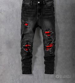 Jeans strappati