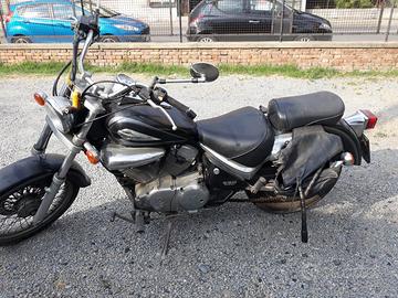 SUZUKI VL Intruder 250 LC Classic