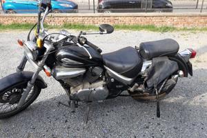 SUZUKI VL Intruder 250 LC Classic