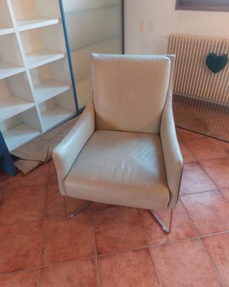 Poltrona in pelle modello amaca