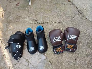 protezioni kick boxing leone