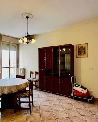 Zona ospedale App.to mq 125+ garage