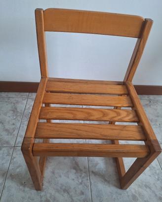 Sedia in legno piccola