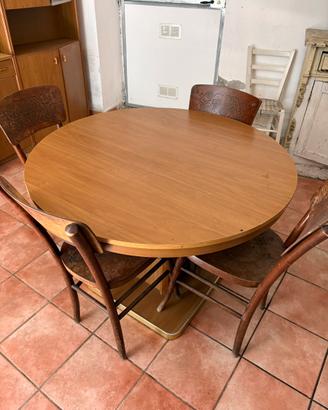 Tavolo rotondo in legno con set di 6 sedie
