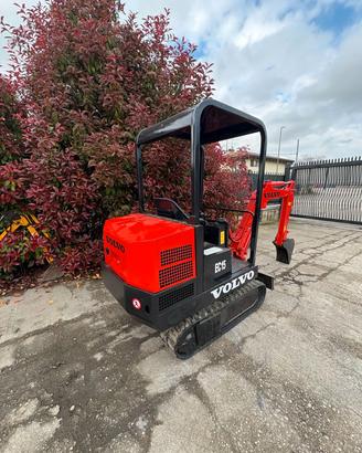 E230 - Mini escavatore 15 q PEL JOB EC15