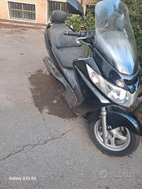 Suzuki 400 con motore fuso
