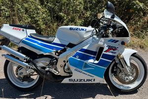 Suzuki RGV 250