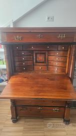 SECRETAIRE ANTICO CON RIBALTA

SCRITTOIO 