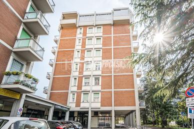 Ampio trilocale con terrazzo in zona Villa Verde