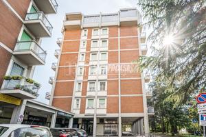 Ampio trilocale con terrazzo in zona Villa Verde