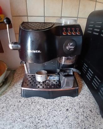 MACCHINA PER CAFFÈ CON MACININO INCORPORATO 