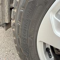 Pneumatici gomme 215-65 16c