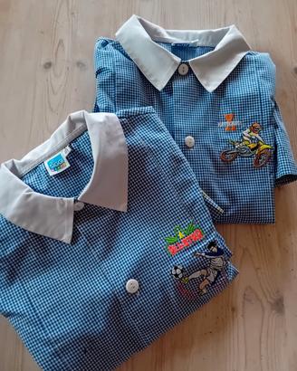 due grembiuli a scacchi bianco e blu 7 anni 