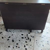 Tavolo salvaspazio allungabile fino a  8 persone 