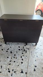 Tavolo salvaspazio allungabile fino a  8 persone 